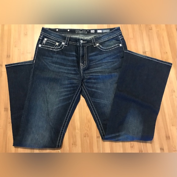 Miss Me jeans size 34 bootcut in Excellent Condition!! - Picture 2 of 5